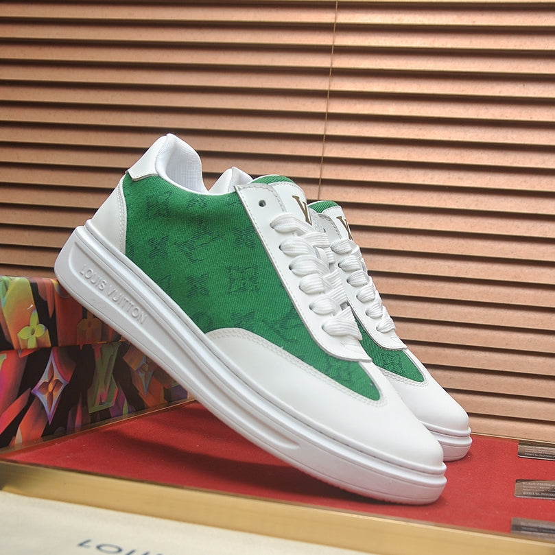 Men's casual sneakers