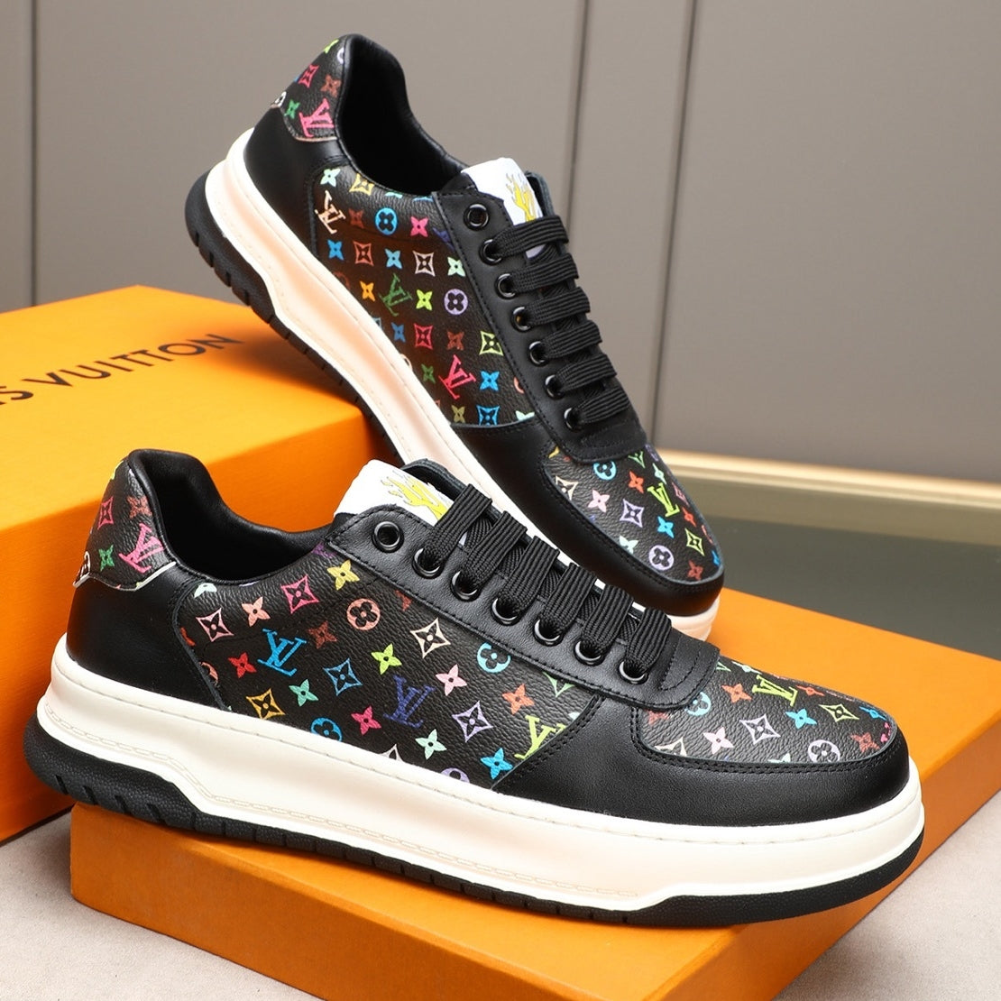 Men's casual sneakers