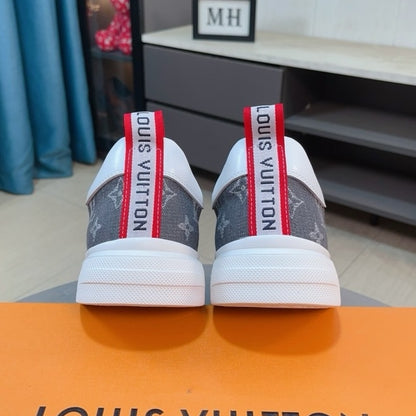 Men's casual sneakers