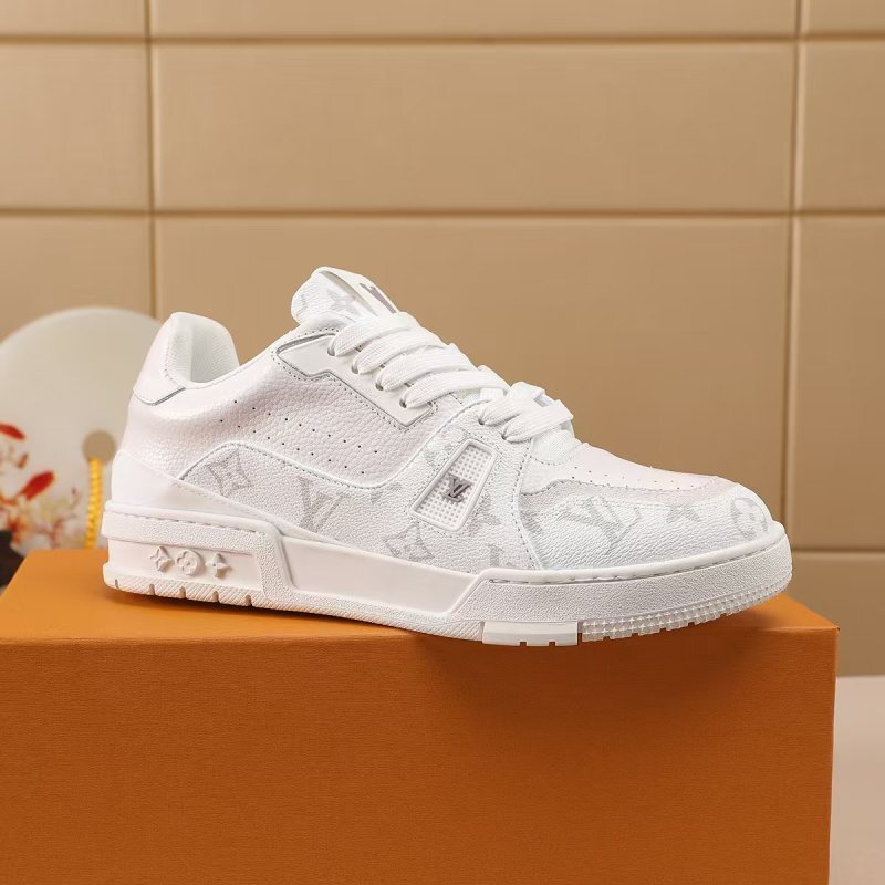 Men's casual sneakers