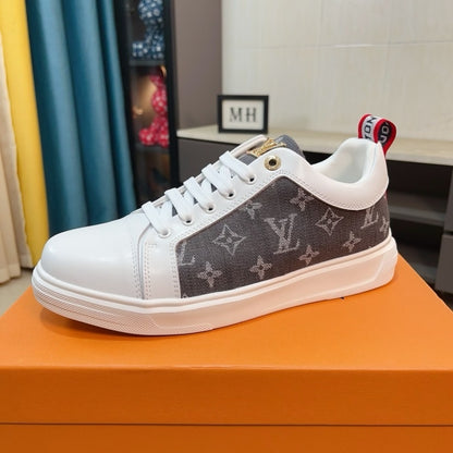 Men's casual sneakers