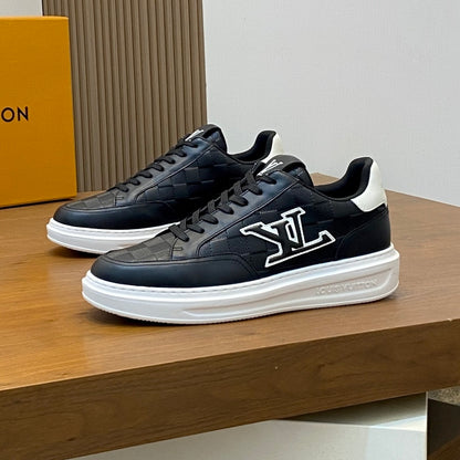 Men's casual sneakers
