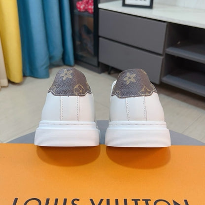 Men's casual sneakers