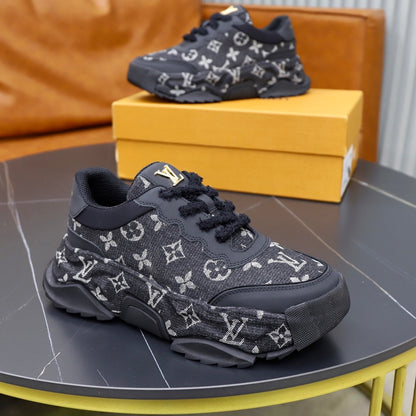 Men's casual sneakers