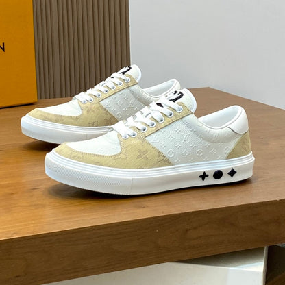 Men's casual sneakers