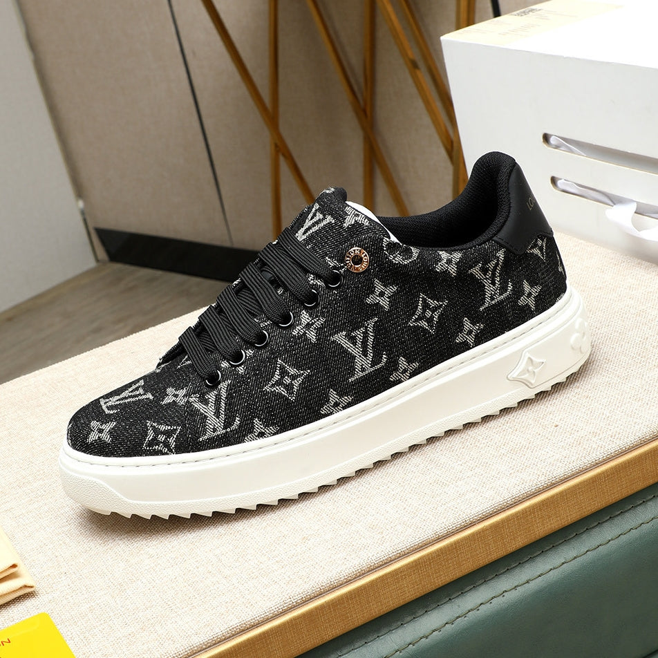 Men's casual sneakers