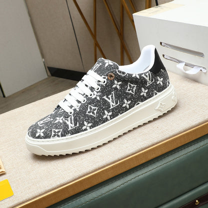 Men's casual sneakers