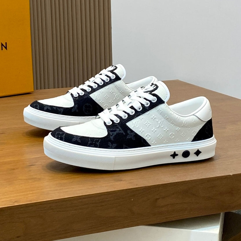 Men's casual sneakers