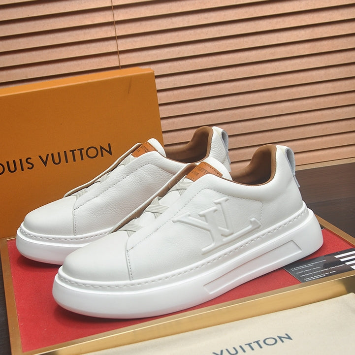 Men's casual sneakers