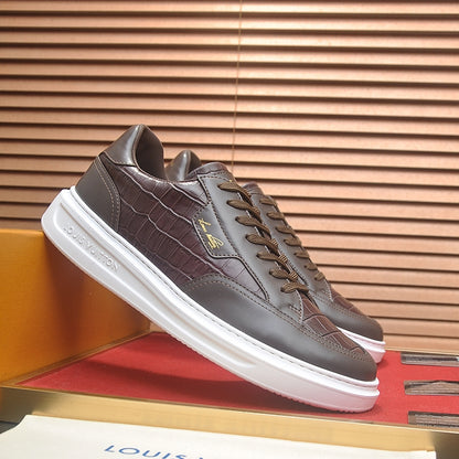 Men's casual sneakers