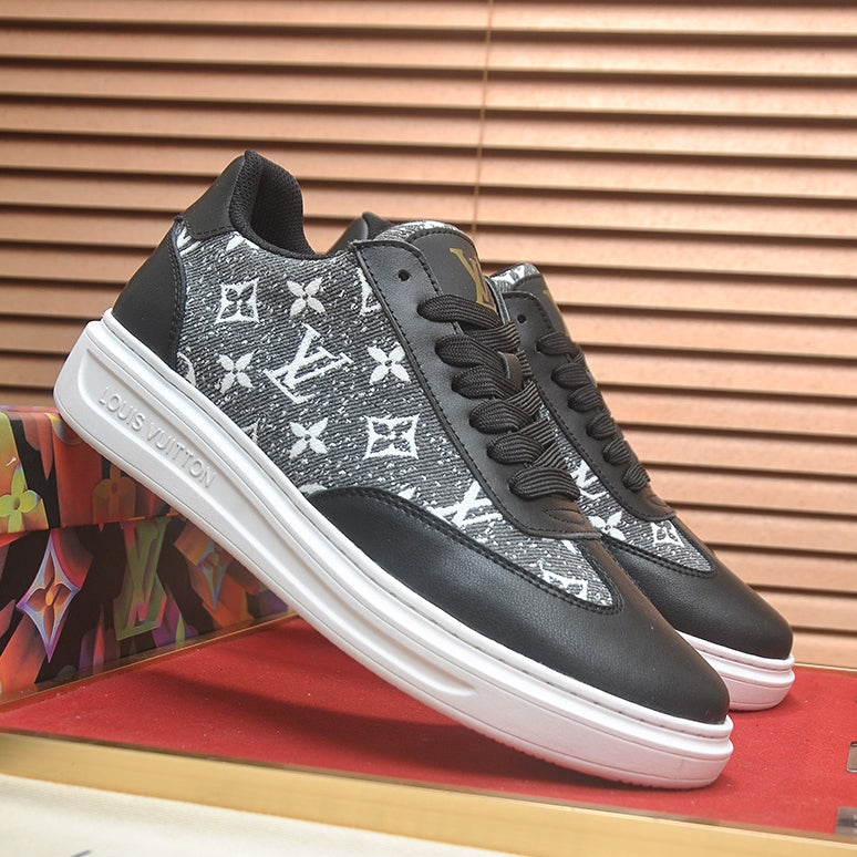 Men's casual sneakers