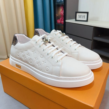 Men's casual sneakers