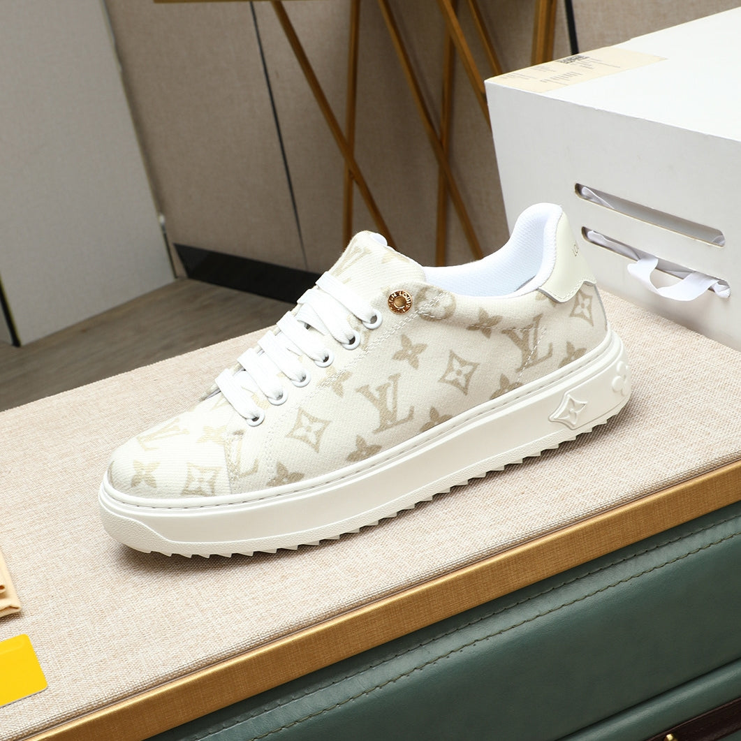 Men's casual sneakers