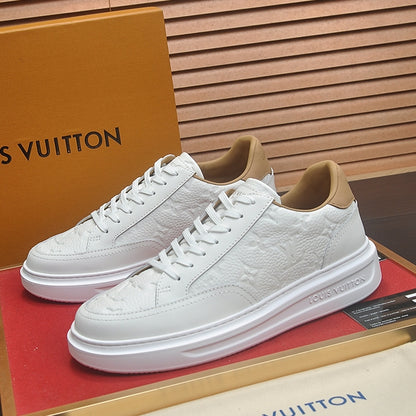 Men's casual sneakers