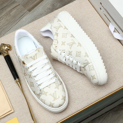 Men's casual sneakers