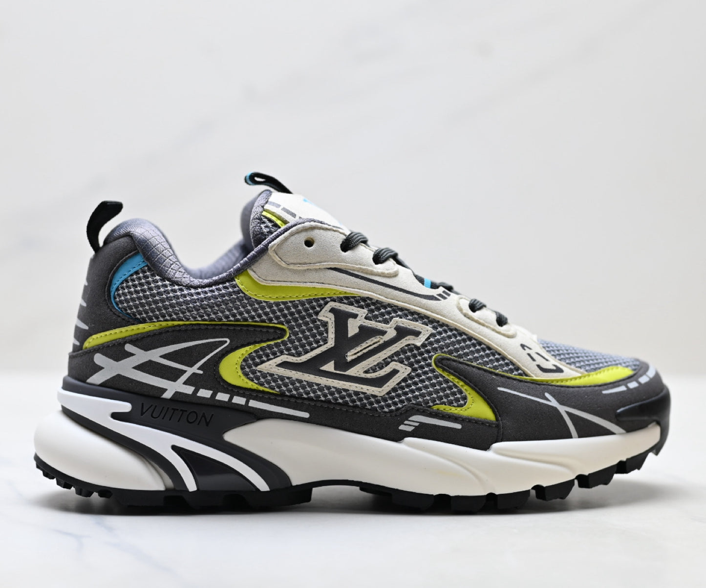 Men's casual sneakers