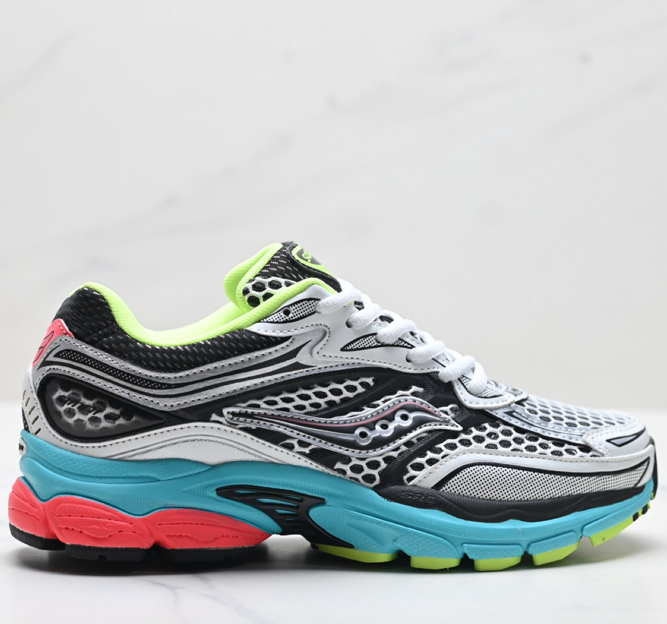 Saucony Pro Grid Omni 9 White Running Sneaker