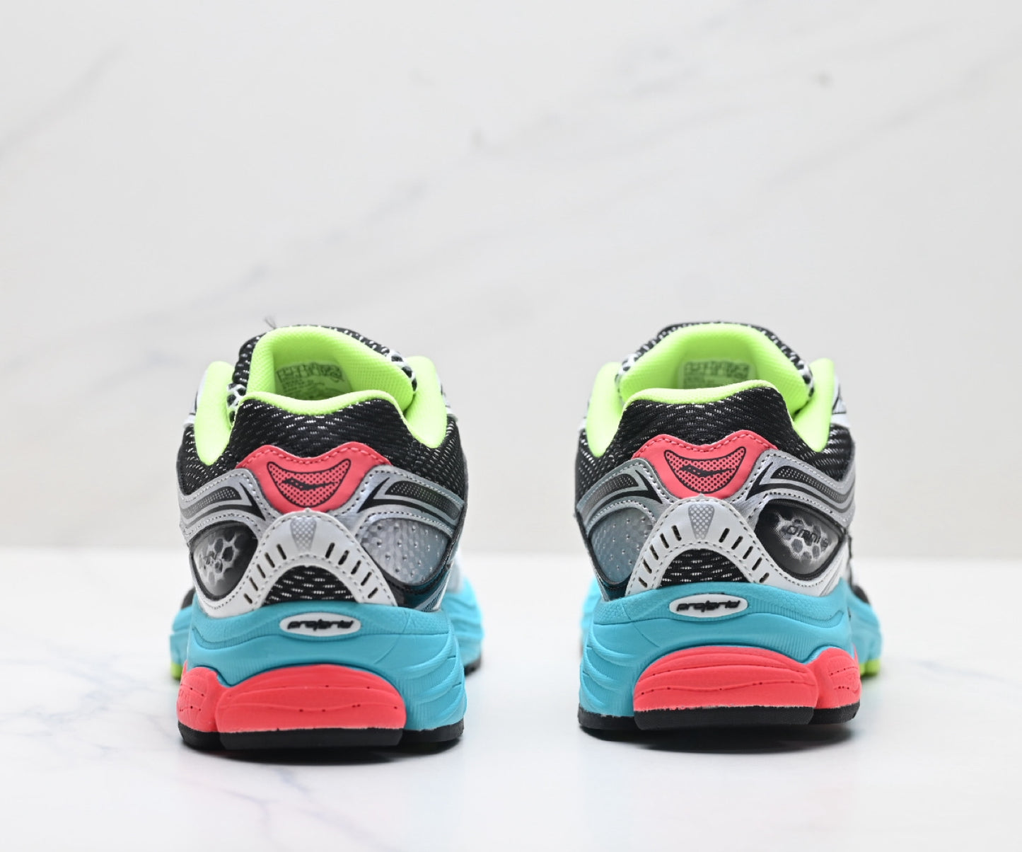 Saucony Pro Grid Omni 9 White-Blue Running Sneaker