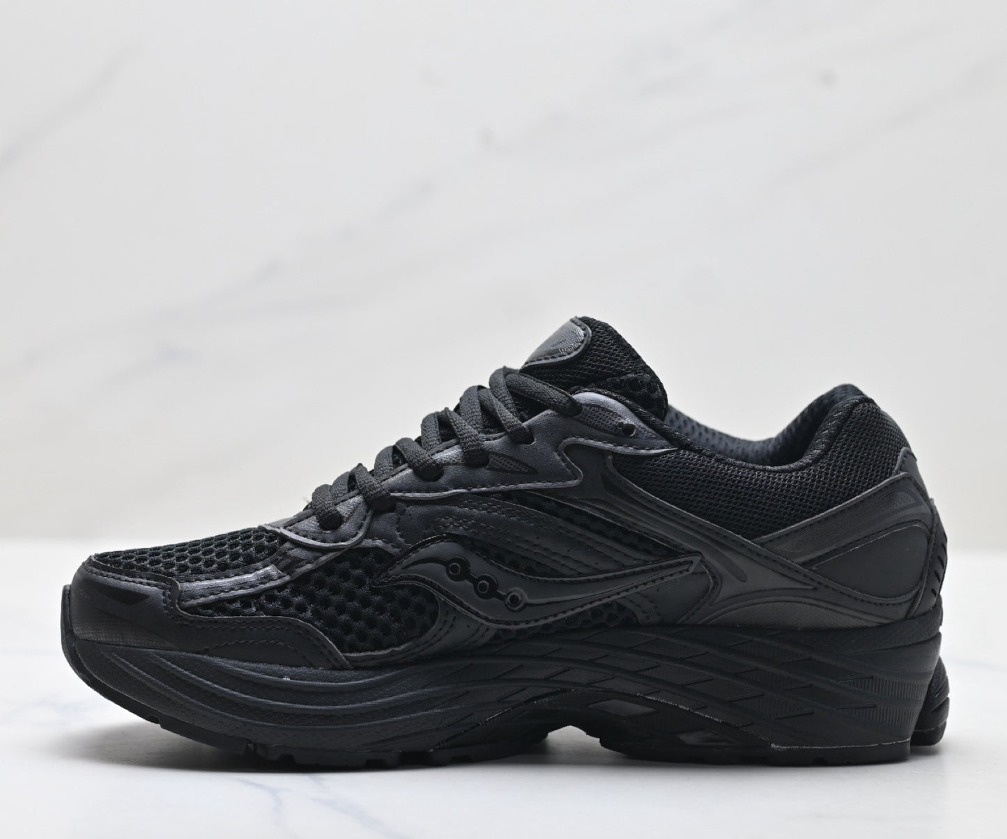Saucony Pro Grid Omni 9 Black Running Sneaker