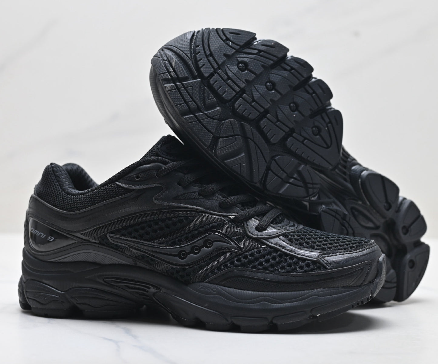 Saucony Pro Grid Omni 9 Black Running Sneaker