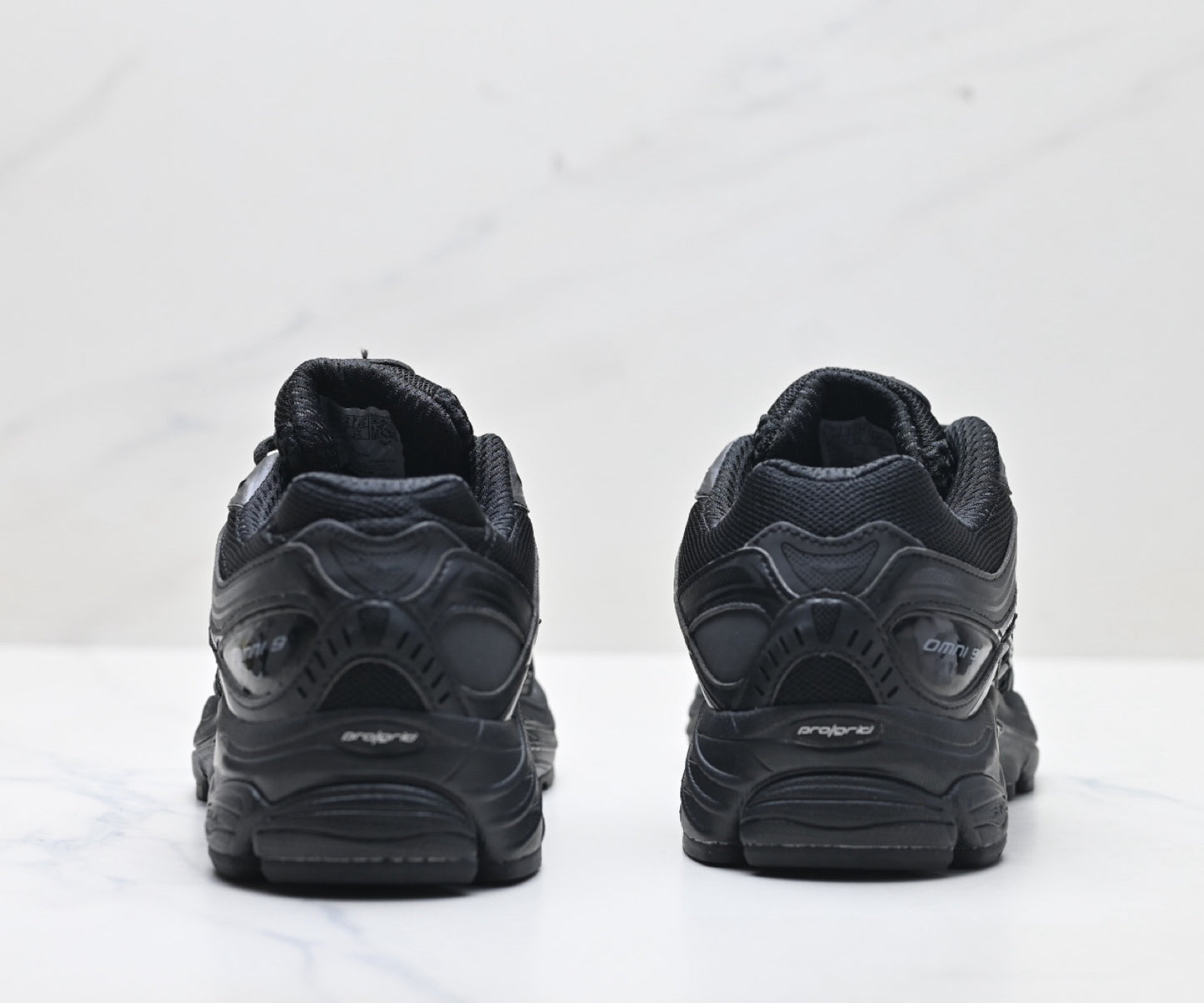 Saucony Pro Grid Omni 9 Black Running Sneaker