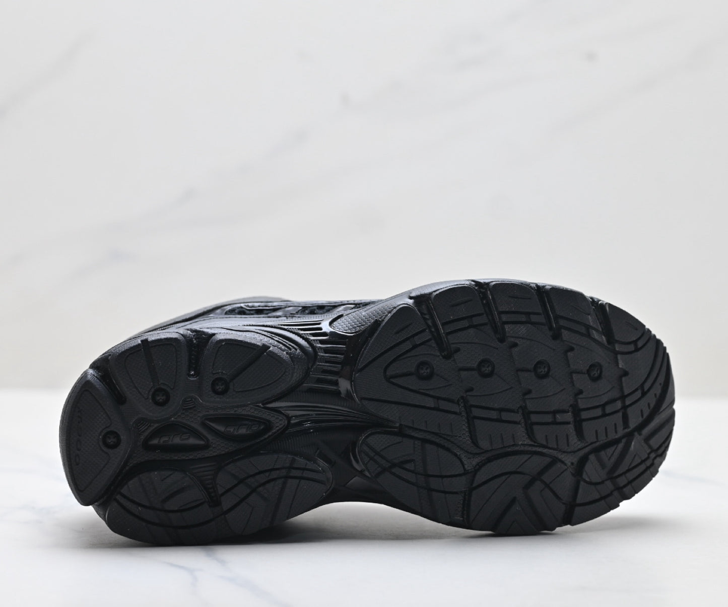 Saucony Pro Grid Omni 9 Black Running Sneaker