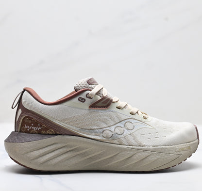 Saucony Triumph 22 Beige Ultralight Running Sneaker