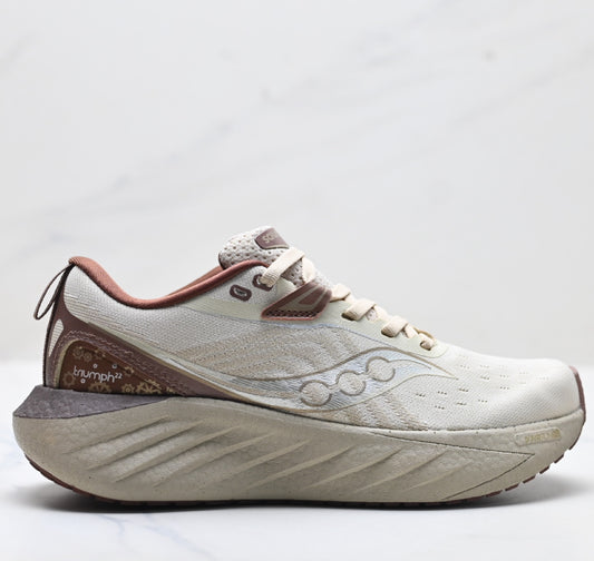 Saucony Triumph 22 Beige Ultralight Running Sneaker
