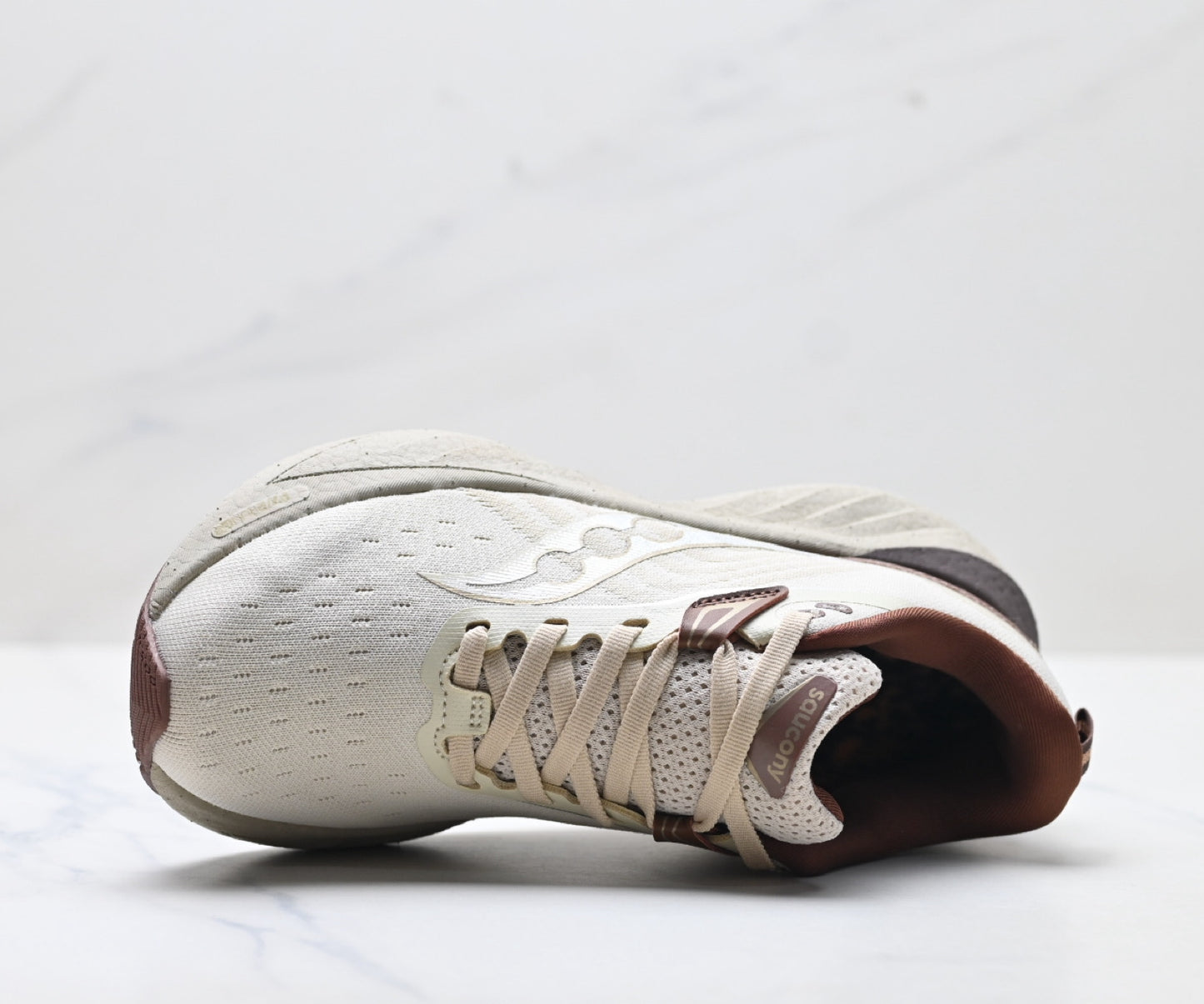 Saucony Triumph 22 Beige Ultralight Running Sneaker