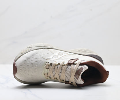 Saucony Triumph 22 Beige Ultralight Running Sneaker