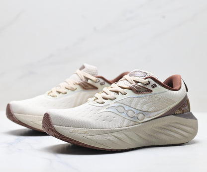 Saucony Triumph 22 Beige Ultralight Running Sneaker