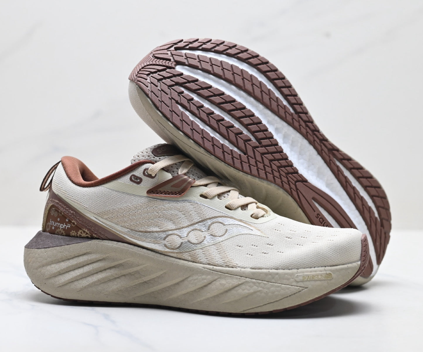 Saucony Triumph 22 Beige Ultralight Running Sneaker