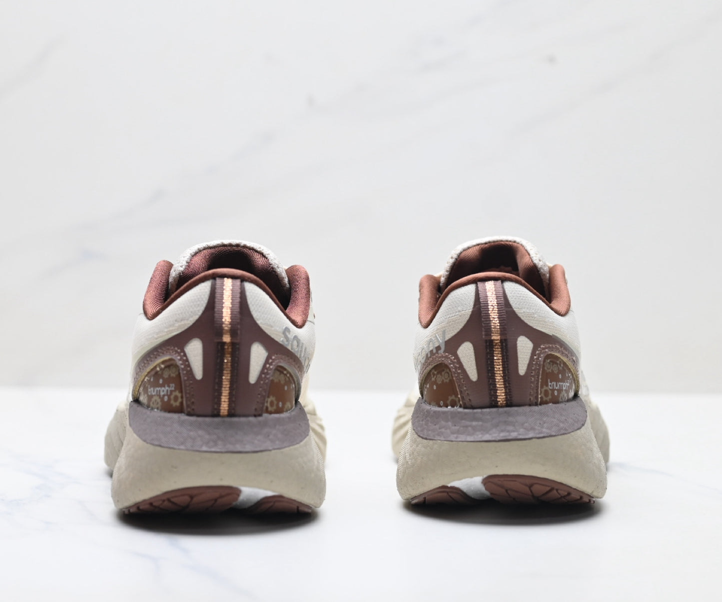 Saucony Triumph 22 Beige Ultralight Running Sneaker
