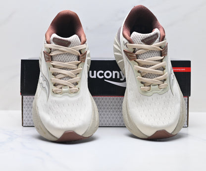 Saucony Triumph 22 Beige Ultralight Running Sneaker