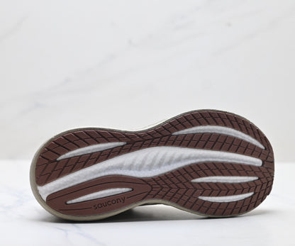 Saucony Triumph 22 Beige Ultralight Running Sneaker