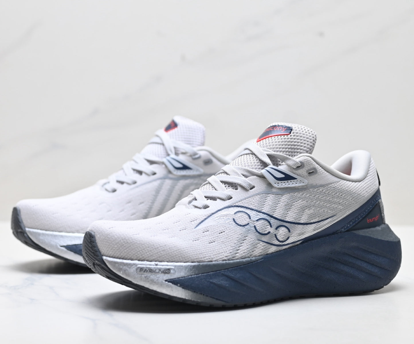 Saucony Triumph 22 Gray-Navy Ultralight Running Sneaker