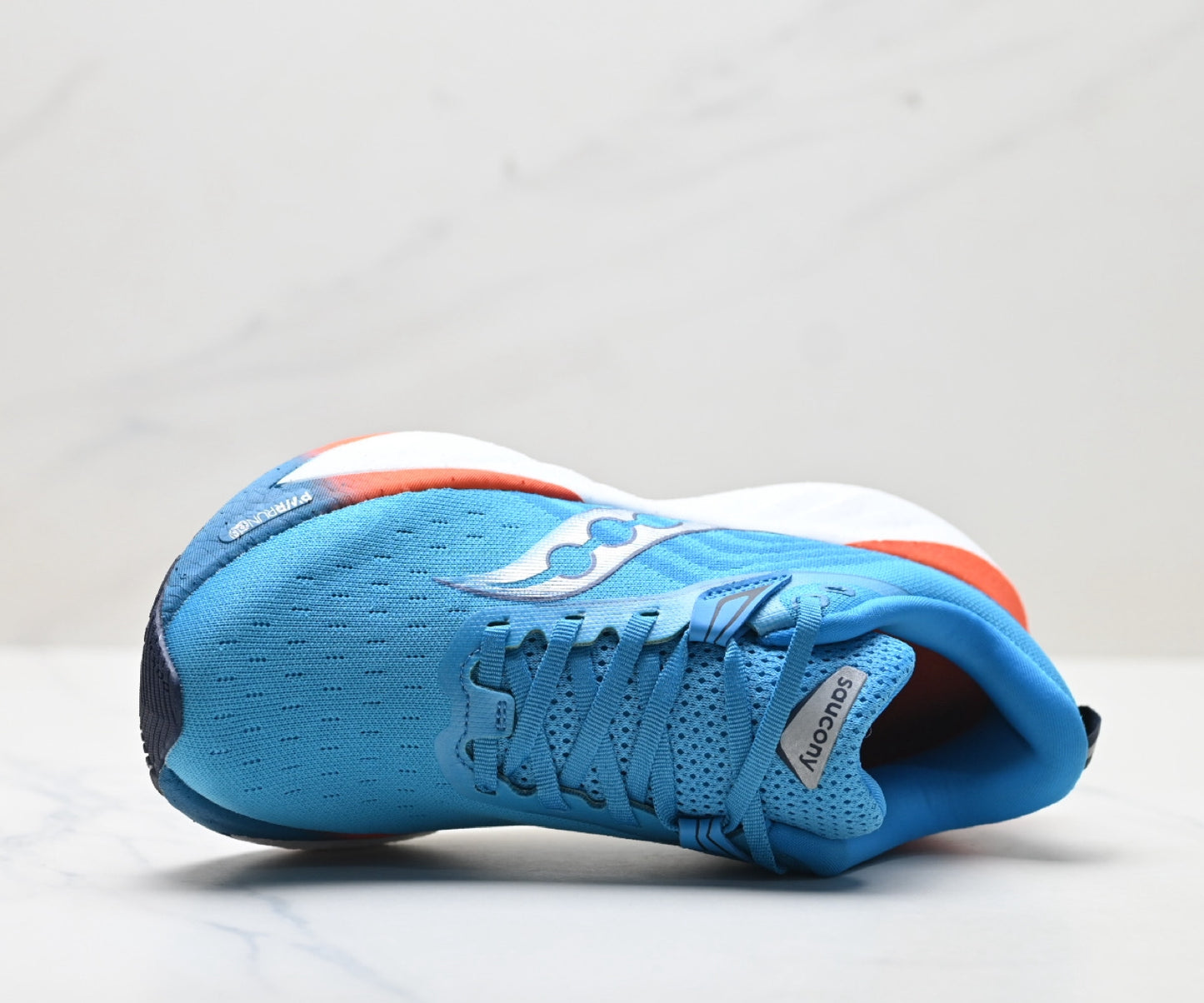 Saucony Triumph 22 Blue Ultralight Running Sneaker