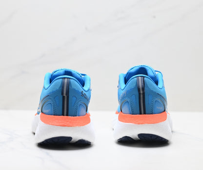 Saucony Triumph 22 Blue Ultralight Running Sneaker