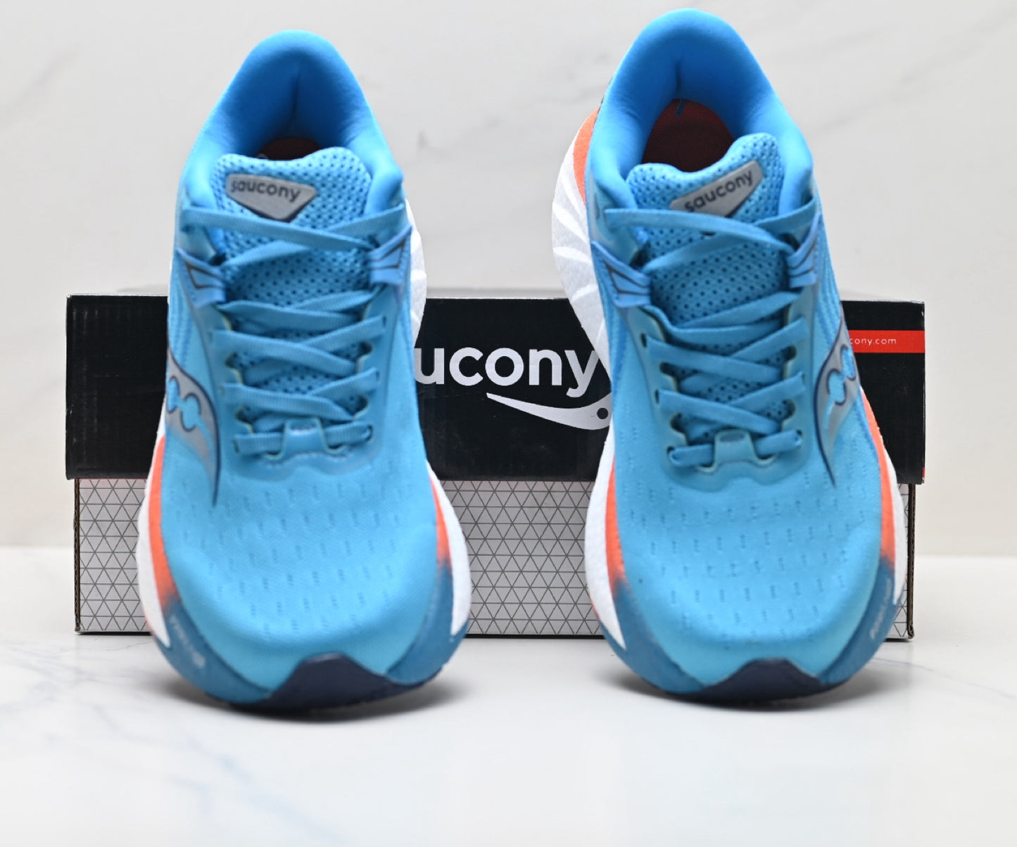 Saucony Triumph 22 Blue Ultralight Running Sneaker