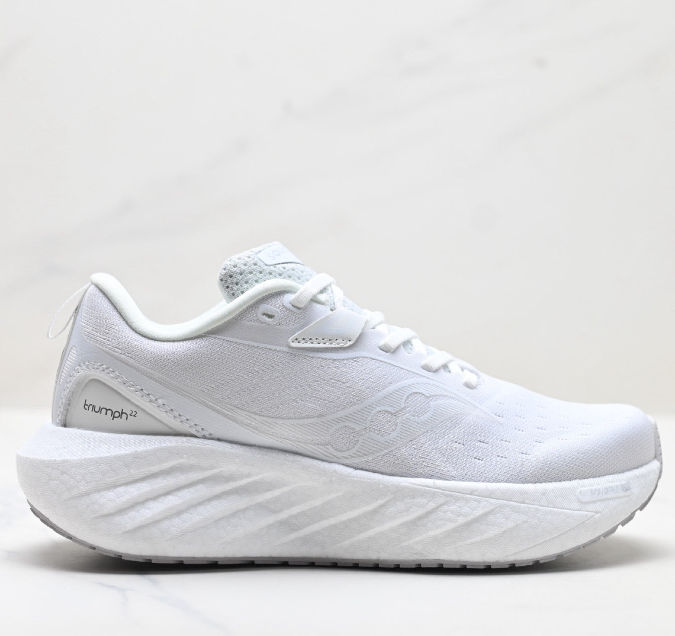 Saucony Triumph 22 Beige Ultralight Running Sneaker