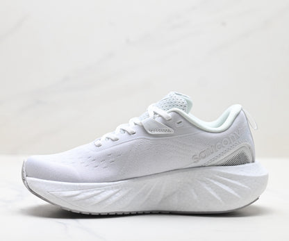 Saucony Triumph 22 White Ultralight Running Sneaker