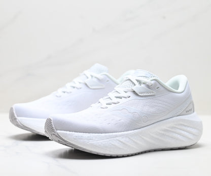 Saucony Triumph 22 White Ultralight Running Sneaker
