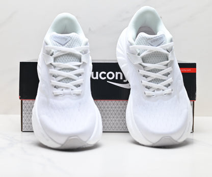 Saucony Triumph 22 White Ultralight Running Sneaker