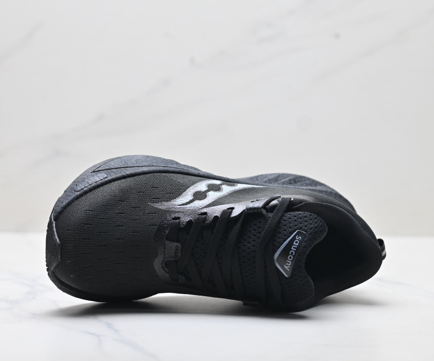 Saucony Triumph 22 Black Ultralight Running Sneaker