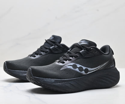 Saucony Triumph 22 Black Ultralight Running Sneaker