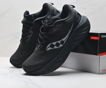 Saucony Triumph 22 Black Ultralight Running Sneaker