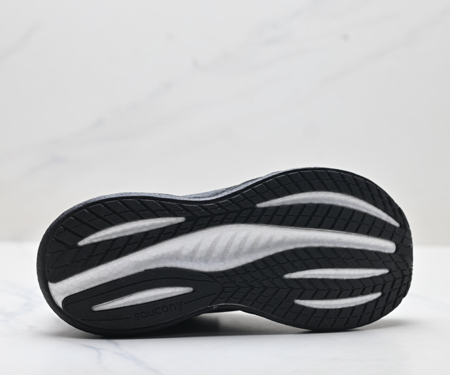 Saucony Triumph 22 Black Ultralight Running Sneaker