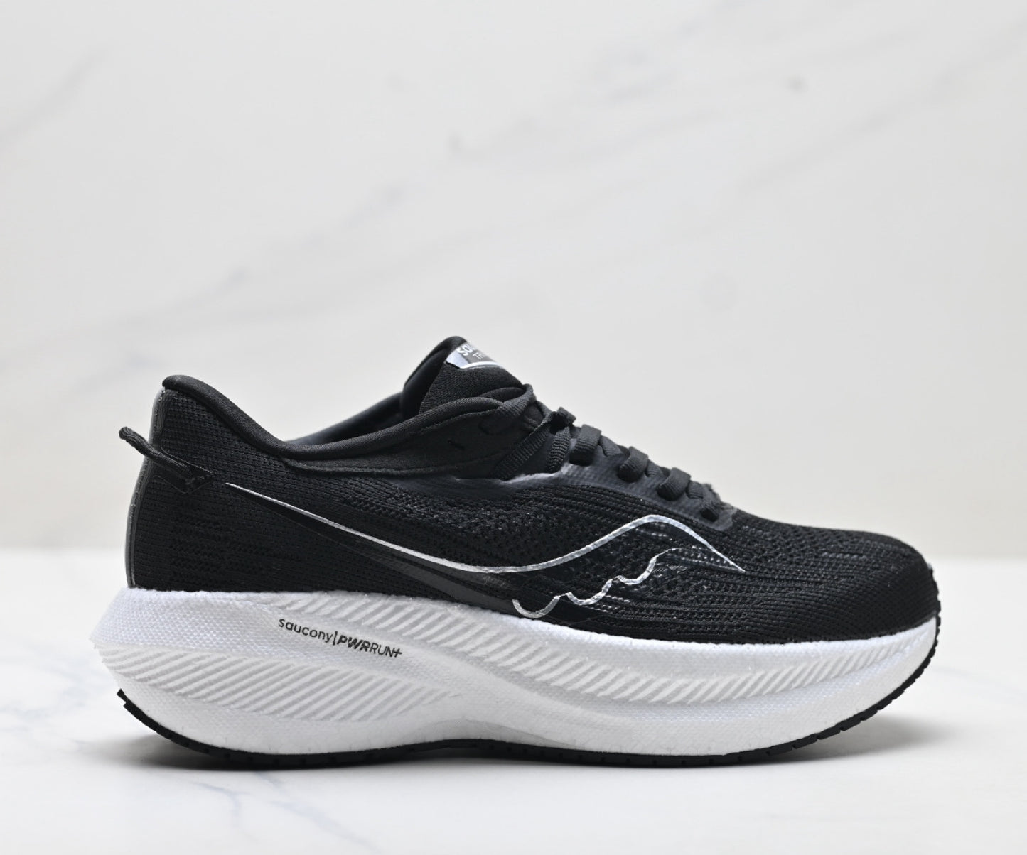 Saucony Triumph 21 Gray Ultralight Running Sneaker