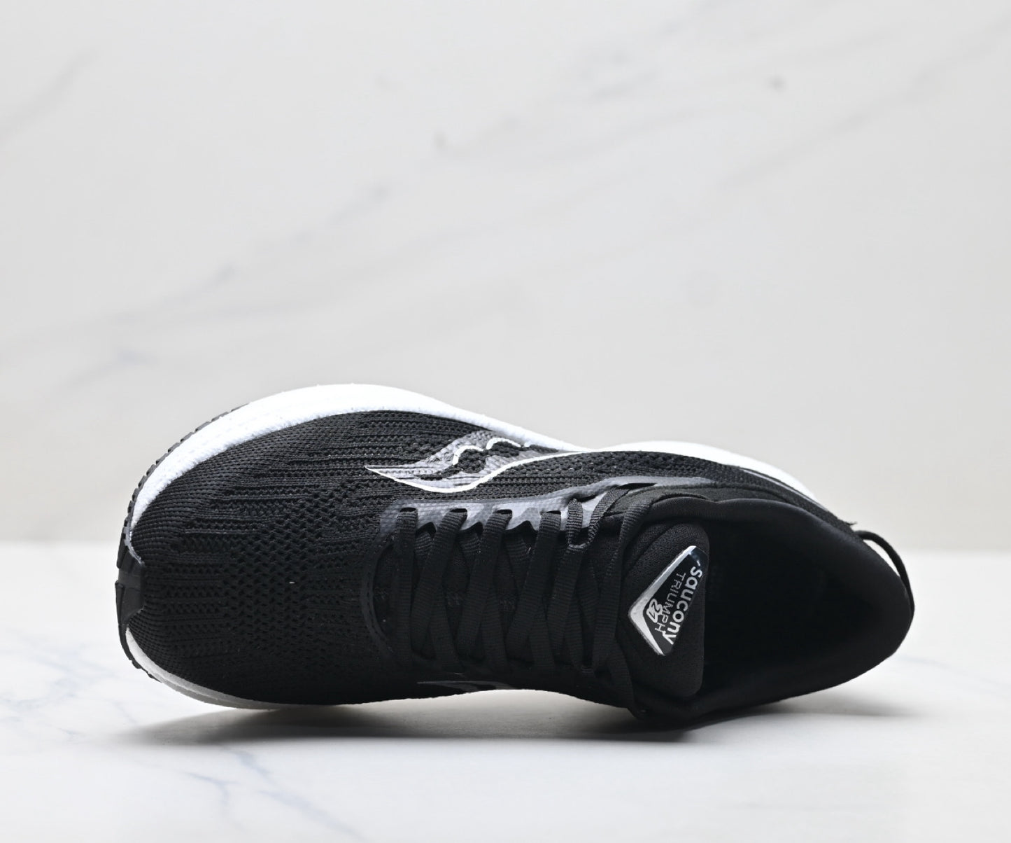 Saucony Triumph 21 Black Ultralight Running Sneaker