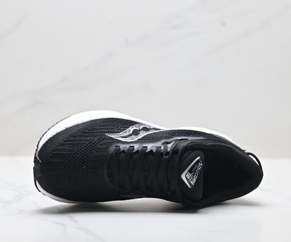 Saucony Triumph 21 Black Ultralight Running Sneaker